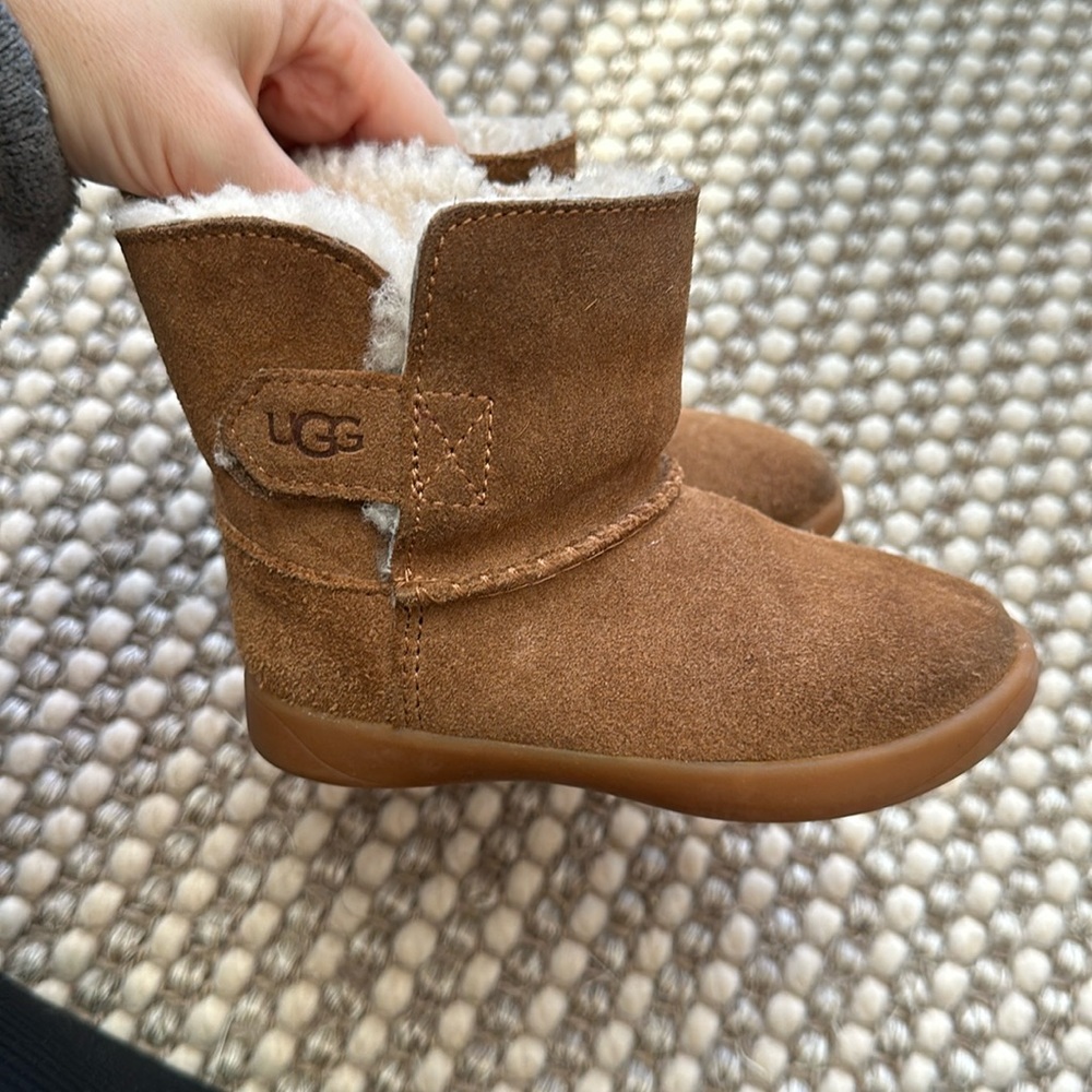 Velcro baby Uggs